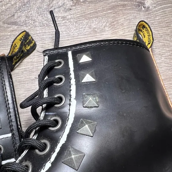 Dr. Martens 1460 STUD Boots Size 6