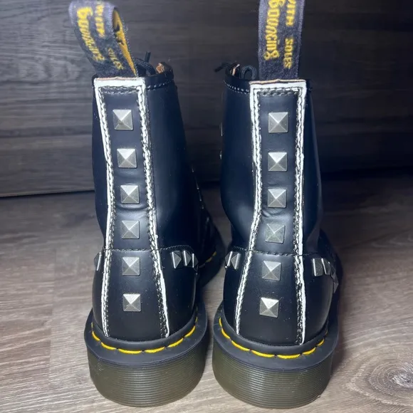 Dr. Martens 1460 STUD Boots Size 6
