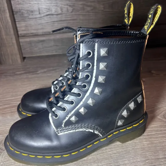 Dr. Martens 1460 STUD Boots Size 6