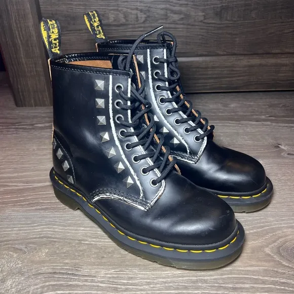 Dr. Martens 1460 STUD Boots Size 6