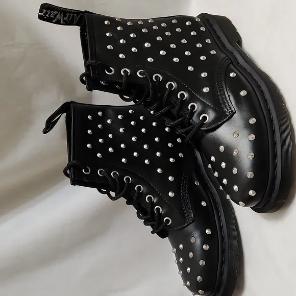 Dr. Martens 1460 Stud Wanama Leather Lace Up Black Combat Boots (M 7, L 8)