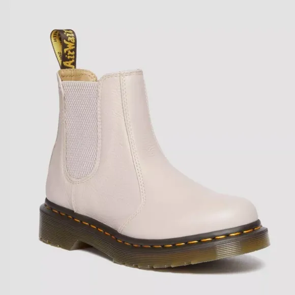 Dr. Martens 2976 Chelsea Boots 7 NWT