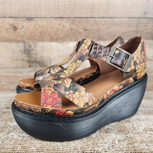 Dr Martens Adaya Women's Size 7 Floral Asia Tattoo Print Wedge Platform Sandals