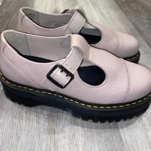 Dr Martens Bethan Quad Retro Mary Jane Platform Taupe Woman’s 9 Shoes NWOB