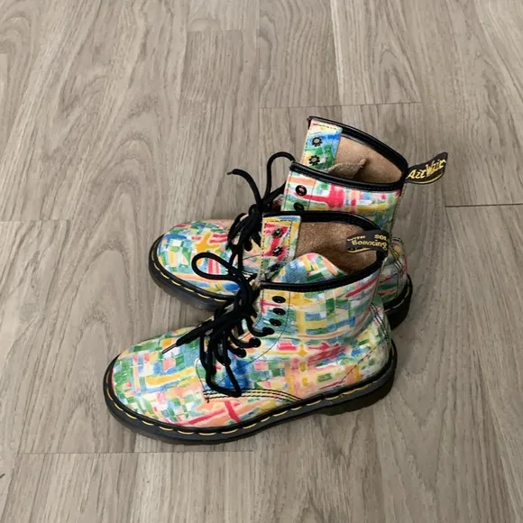 DR MARTENS COLORFUL BRUSH STROKE BOOTS