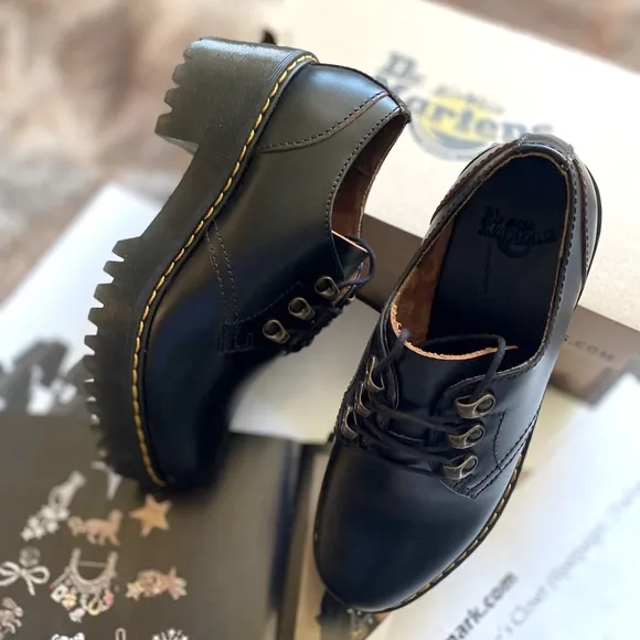 Dr. Martens Leona Lo smooth Platform Oxford