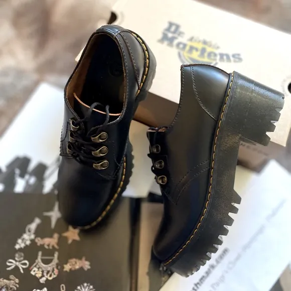 Dr. Martens Leona Lo smooth Platform Oxford
