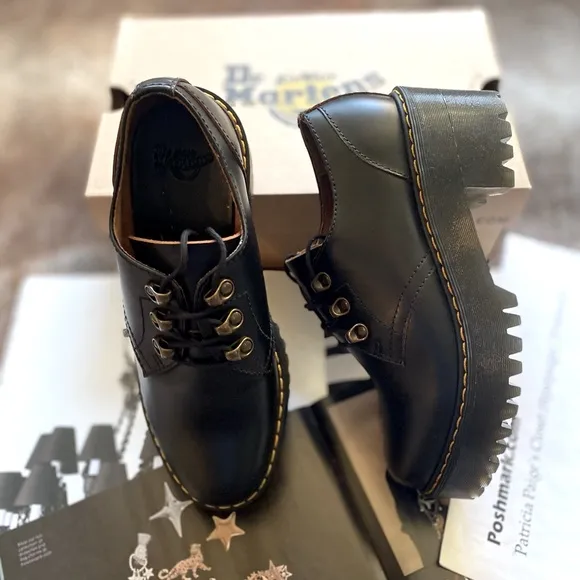 Dr. Martens Leona Lo smooth Platform Oxford