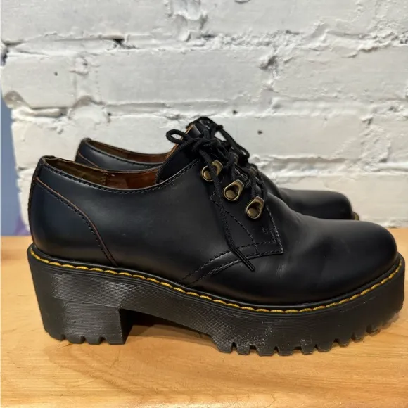 Dr. Martens Leona Lo Women’s Size 8 Black Leather