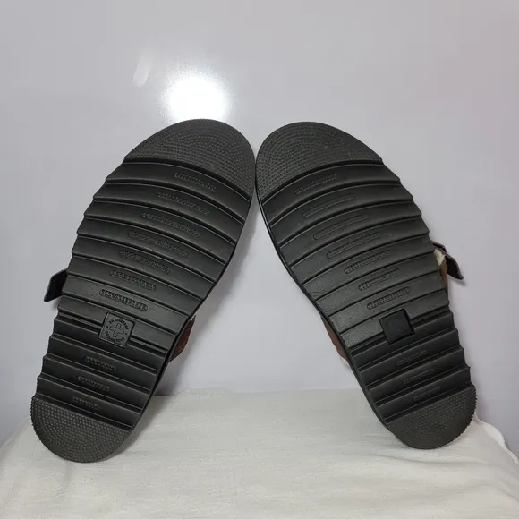 Dr Marten's Mens Size 11/ Women Size 12 Sandals