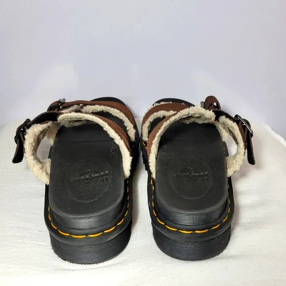 Dr Marten's Mens Size 11/ Women Size 12 Sandals