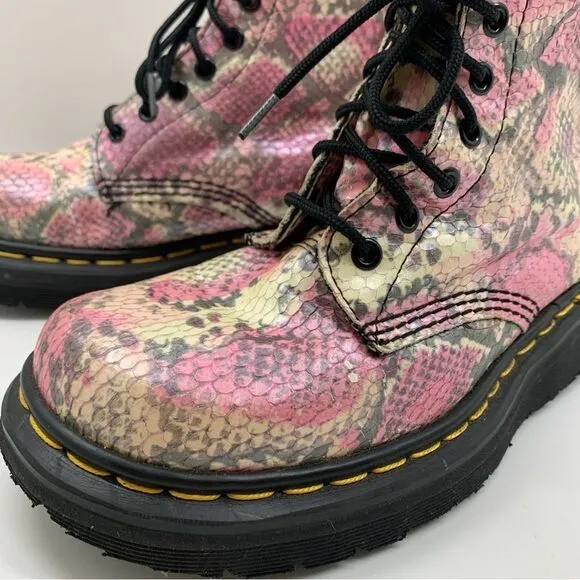 Dr. Martens Rare Size 9 Vintage Pink Leather Snakeskin Boots