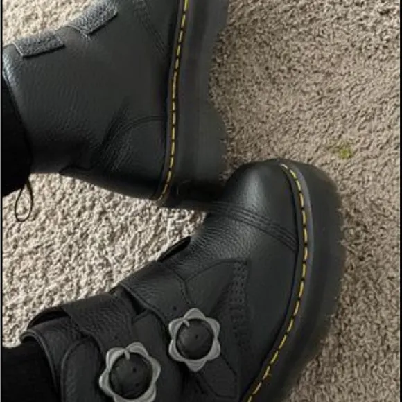 Dr Martens Shoes DEVON FLOWER BUCKLE LEATHER PLATFORM BOOTS Size 10