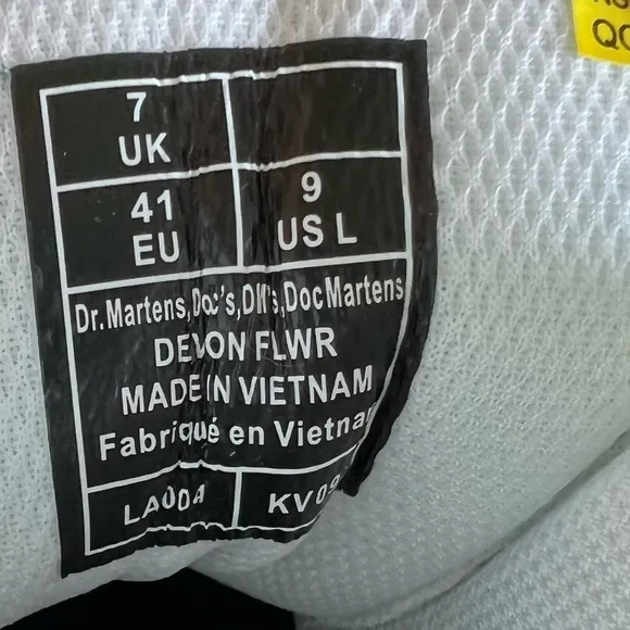 Dr. Martens White Leather Devon Flower Buckle Women's Platform Boot Size 9 #260