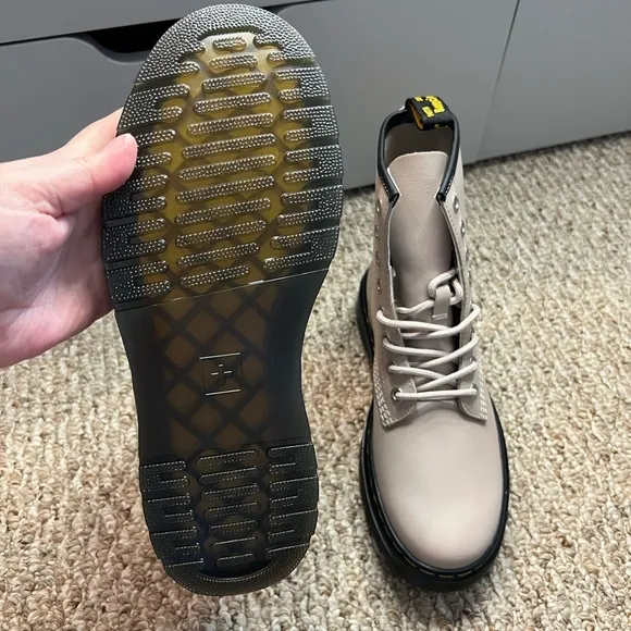Dr. Martens Zavala Bootie Vintage Taupe Size 7 LeatherCombat Boots