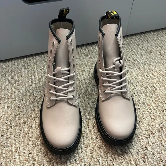 Dr. Martens Zavala Bootie Vintage Taupe Size 7 LeatherCombat Boots