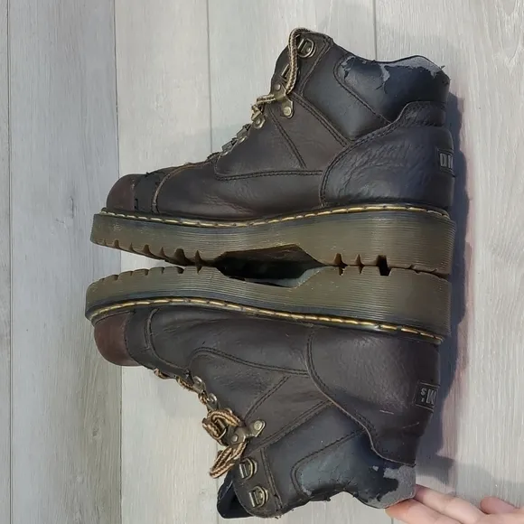 Dr.Martens Mens Y2K 9728 High Top Chunky Tractor Platform Boots shoes sz 10