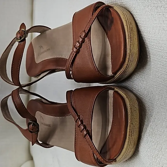 Dromedaris sandals leather size 6.5 US size 37 EU