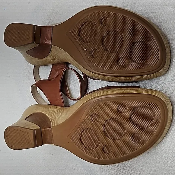 Dromedaris sandals leather size 6.5 US size 37 EU