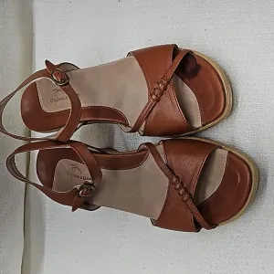 Dromedaris sandals leather size 6.5 US size 37 EU