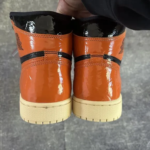 DS Mens Nike Air Jordan 1 Retro High Shattered Backboard 3.0 Sz 9.5 (555088-028)