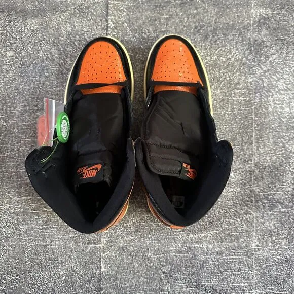 DS Mens Nike Air Jordan 1 Retro High Shattered Backboard 3.0 Sz 9.5 (555088-028)