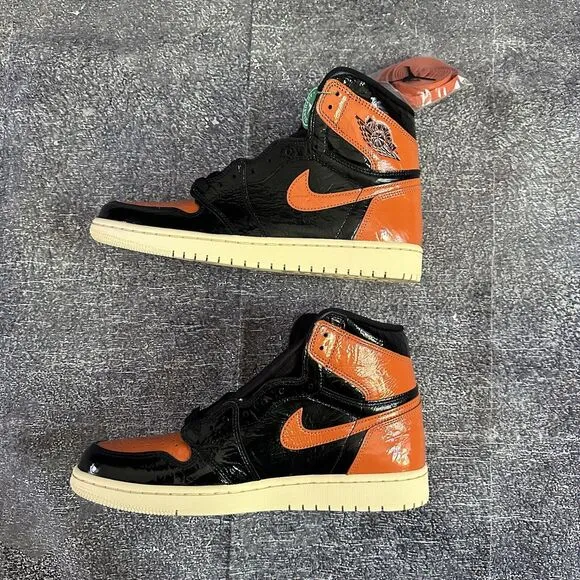 DS Mens Nike Air Jordan 1 Retro High Shattered Backboard 3.0 Sz 9.5 (555088-028)