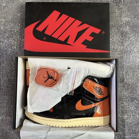 DS Mens Nike Air Jordan 1 Retro High Shattered Backboard 3.0 Sz 9.5 (555088-028)
