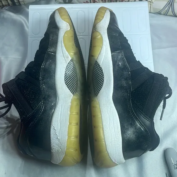 (E3) AIR JORDAN XI RETRO LOW#528896-010 BASKETBALL SHOES SIZE 7A BLACK METALLIC