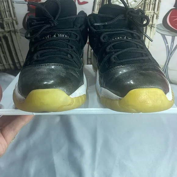 (E3) AIR JORDAN XI RETRO LOW#528896-010 BASKETBALL SHOES SIZE 7A BLACK METALLIC