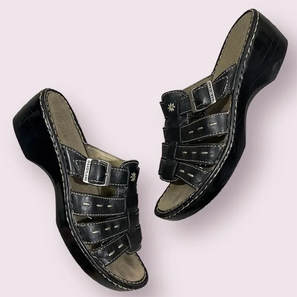 EASTLAND Vintage Y2K Black Leather Boho Floral Stitch Platform Fisherman Sandals