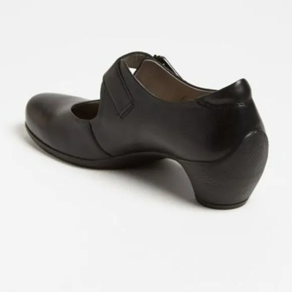 ECCO Mary Jane Low Heel Sculptured Buckle Black Leather Women’s Size EU40 US9.5