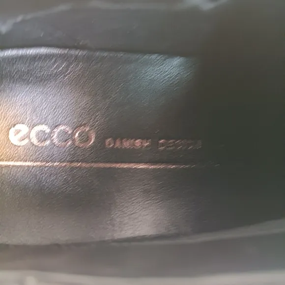 Ecco Round Toe Shootie Black Textured Ankle Boots 3 inch Heel US Size 7.5 EU 39