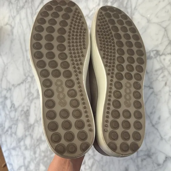 ECCO Shoes Mens Sz 11 Gray Soft Leather Causal Every Day Low Top Sneaker