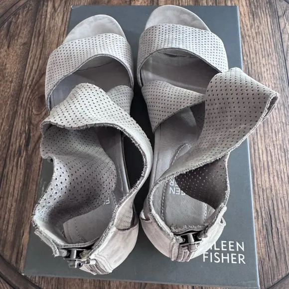 Eileen Fisher Sport Sandal SZ 7.5 Moon Nubuck