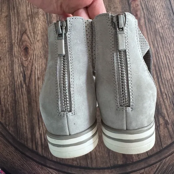 Eileen Fisher Sport Sandal SZ 7.5 Moon Nubuck