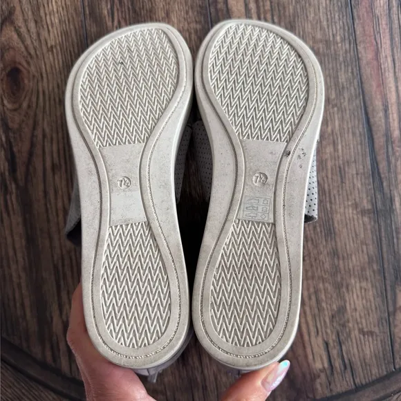 Eileen Fisher Sport Sandal SZ 7.5 Moon Nubuck