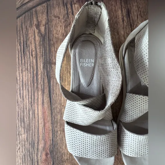 Eileen Fisher Sport Sandal SZ 7.5 Moon Nubuck