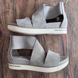 Eileen Fisher Sport Sandal SZ 7.5 Moon Nubuck