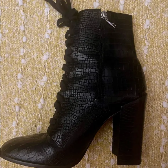 Elegant Black Croc-Embossed Women's Boots