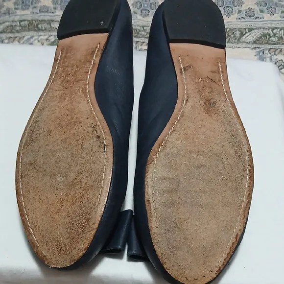 Elegant Navy Blue Flats with Gold Accent 10.5