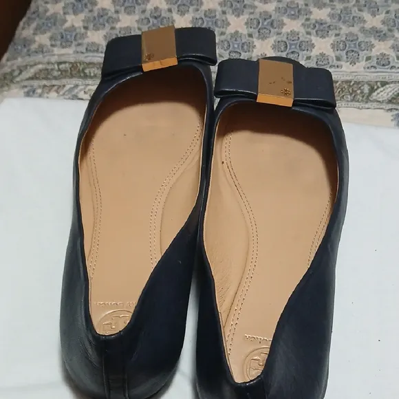 Elegant Navy Blue Flats with Gold Accent 10.5