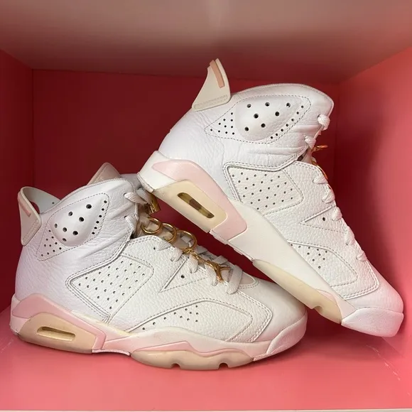 EUC JORDAN Air Retro 6 Gold Hoops