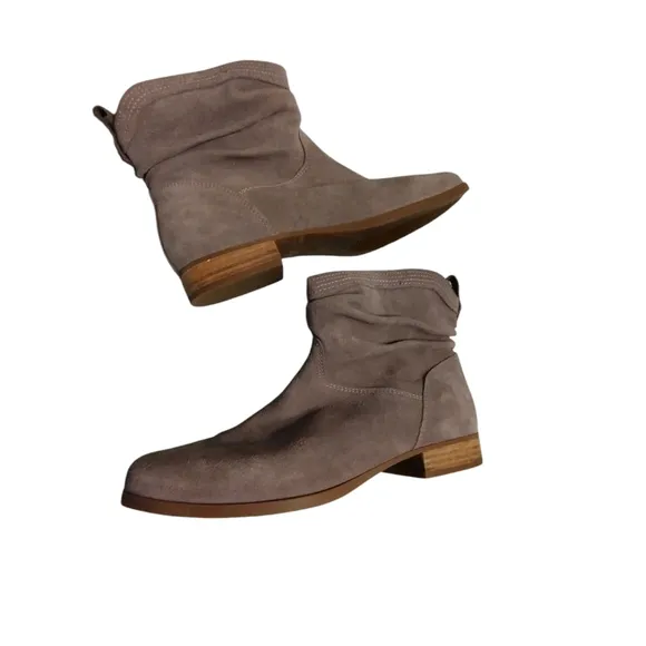 EUC Koolaburra Women's Suede Ankle Slouch Boots Size 8 gray purple Lorelai