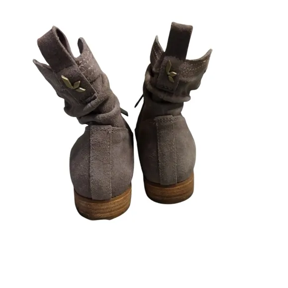EUC Koolaburra Women's Suede Ankle Slouch Boots Size 8 gray purple Lorelai