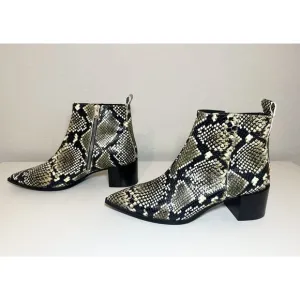 Everlane The Boss Boot Snake Print Ankle Pointy Toe Booties Women's SIZE 8