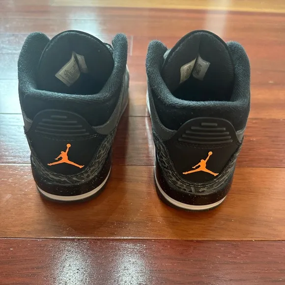 EXCELLENT CONDITION Jordan Retro 3 Basketball Shoes