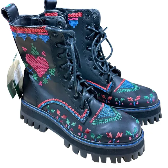 Farm Rio Black Mid Boots Heart Stitched Lace Up Women's Size 8 New Without Box