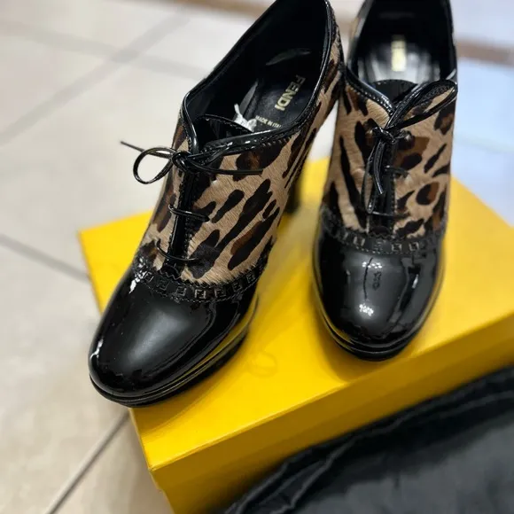 FENDI LACE-UP BOOTIE/BLACK PATENT LEATHER &amp;LEOPARD CALF-HAIR/SIZE 40IT-9US/ITALY
