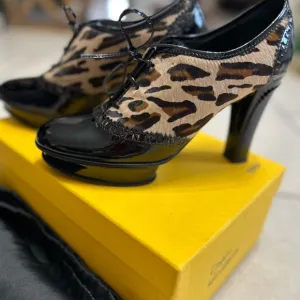 FENDI LACE-UP BOOTIE/BLACK PATENT LEATHER &amp;LEOPARD CALF-HAIR/SIZE 40IT-9US/ITALY